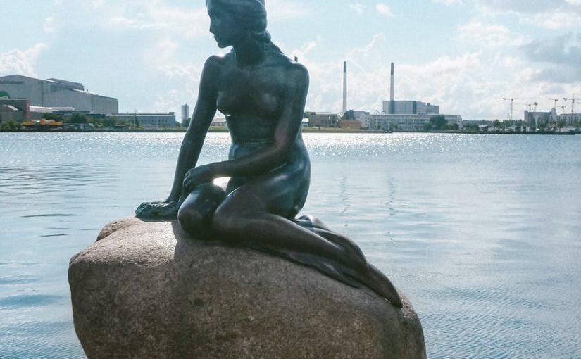 Frágreiðing frá Dansk Svømmeunion um hví liðsvimjingin 4×200 frí fyri kvinnur ikki fær luttikið á OL